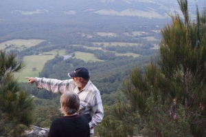 Ralph sharing his knowledge and sense of place with Mary at Red Rocks Cambewarra 